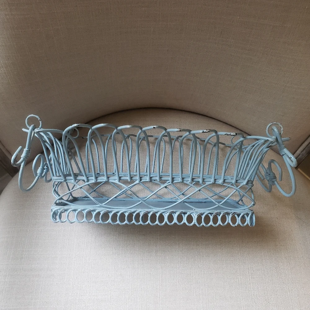 Vintage Light Blue Wire Basket - Picture 6 of 9